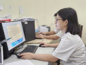 bac si pham thi thu 2